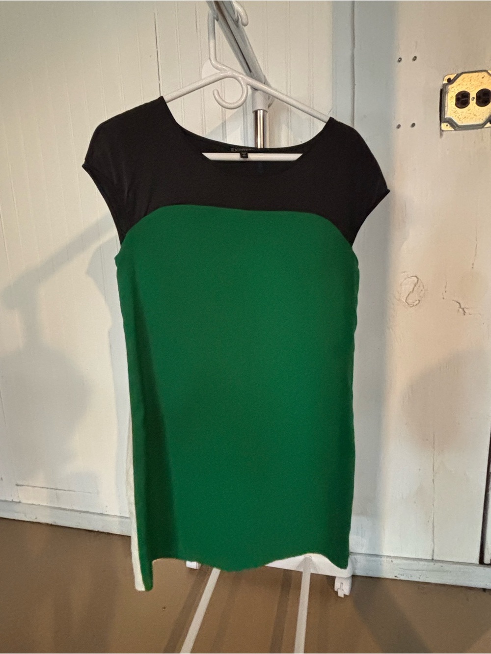 Express Green and Black Cap-Sleeve Tunic Top